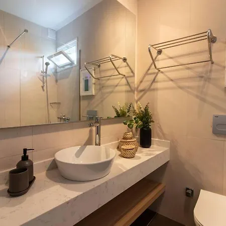 Appartamento 2br Flat W Modern Touches *