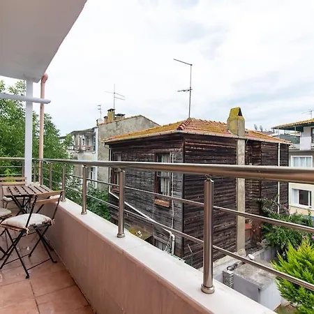 Lejlighed 2br Flat W Modern Touches Adalar