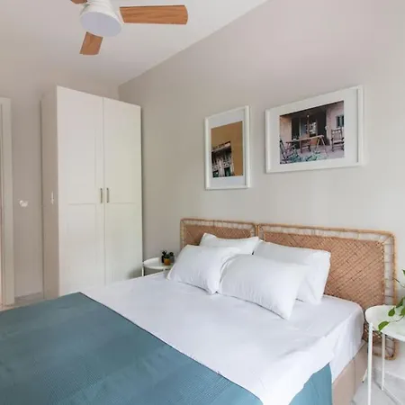 2br Flat W Modern Touches * Adalar