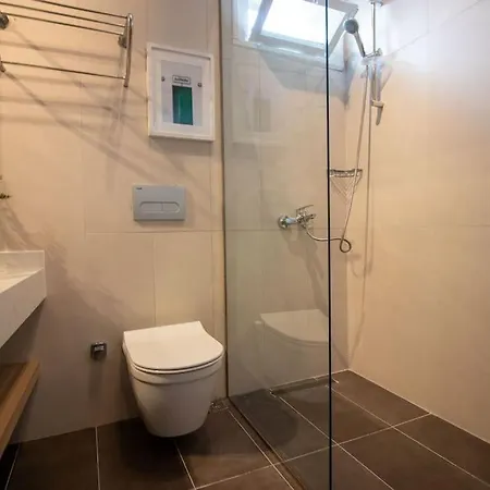 2br Flat W Modern Touches Appartamento