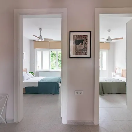 2br Flat W Modern Touches *